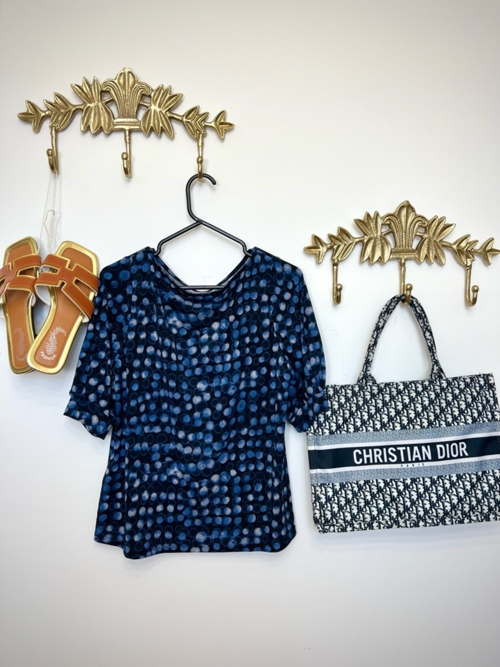 Blue Dot Print puff short sleeve M ptp 21” l 24”